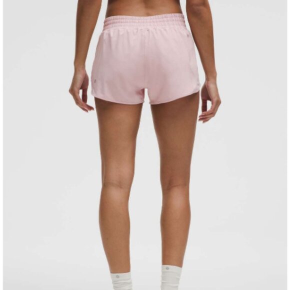 Lululemon Hotty Hot High-Rise Lined Short 2.5" Pink Haze Size 6 - Picture 2 of 6